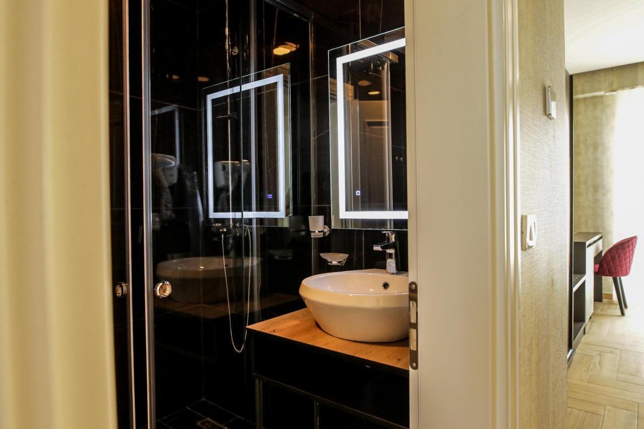 Shëngjin Rozafa Blu Hotel מראה חיצוני תמונה