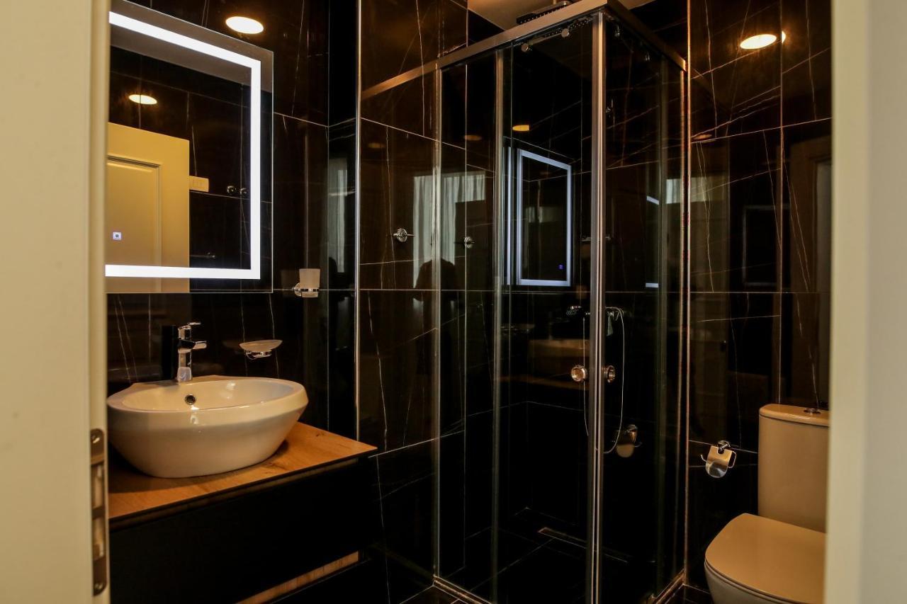 Shëngjin Rozafa Blu Hotel מראה חיצוני תמונה