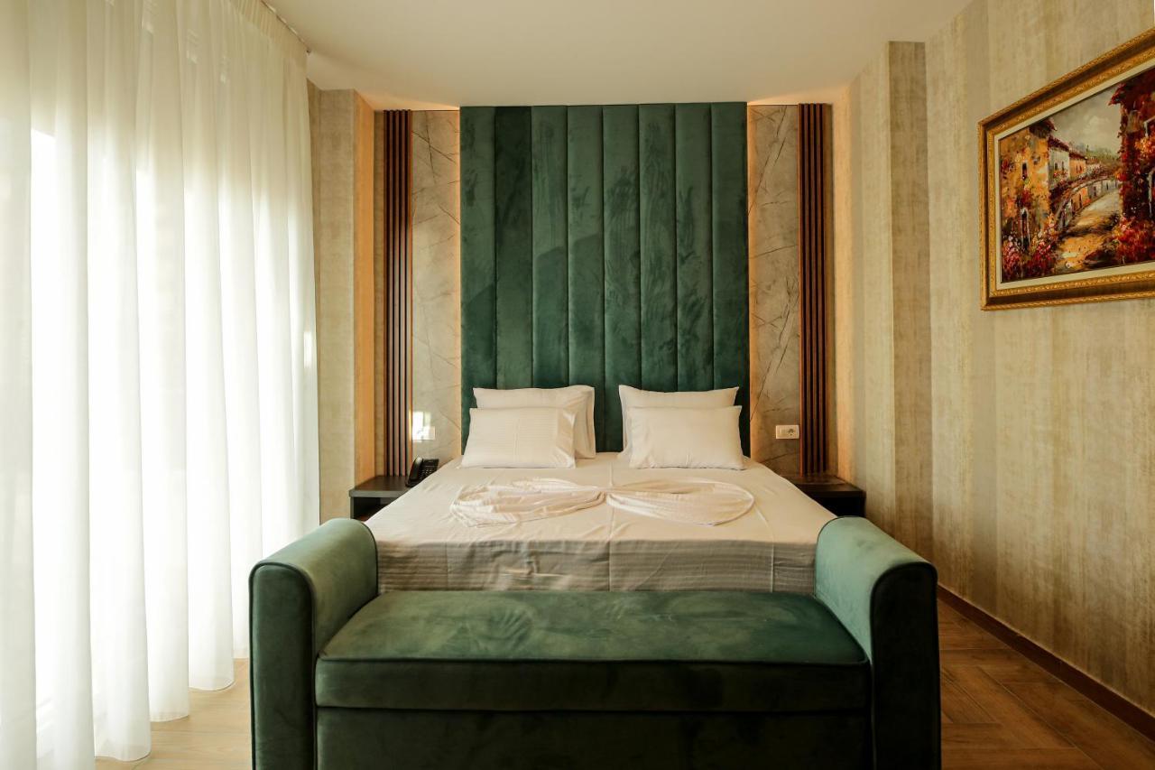 Shëngjin Rozafa Blu Hotel מראה חיצוני תמונה