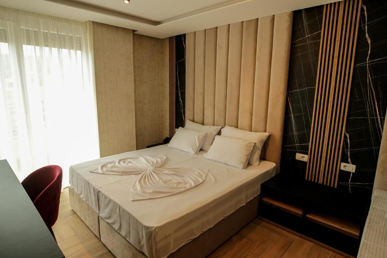 Shëngjin Rozafa Blu Hotel מראה חיצוני תמונה