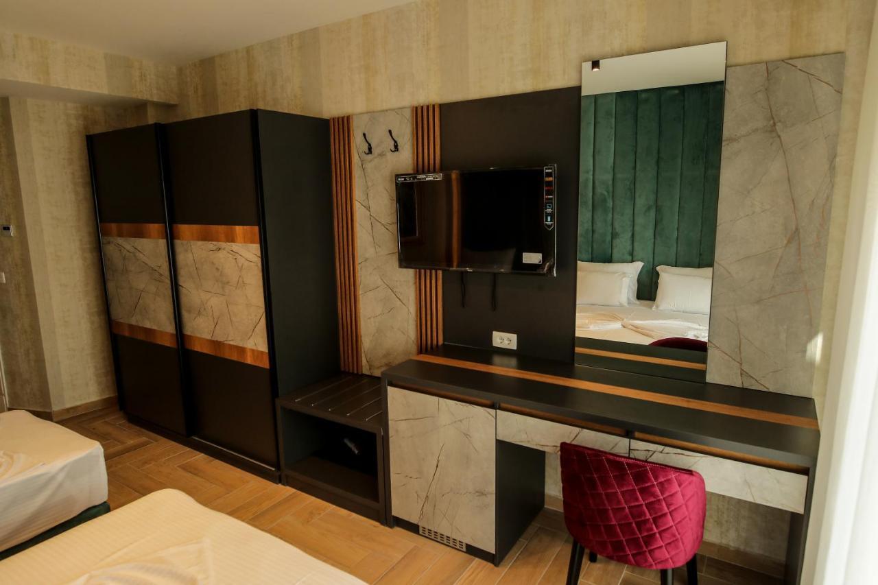 Shëngjin Rozafa Blu Hotel מראה חיצוני תמונה