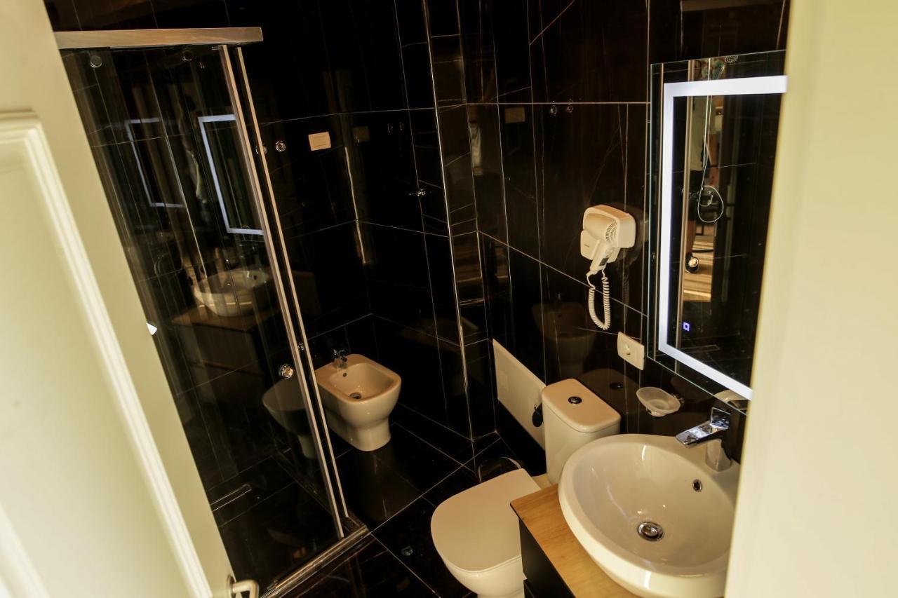 Shëngjin Rozafa Blu Hotel מראה חיצוני תמונה