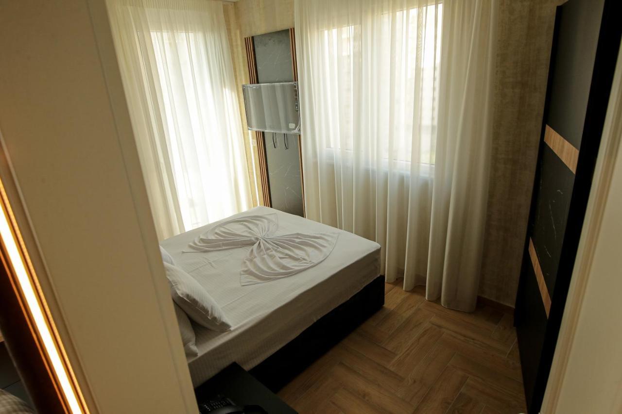 Shëngjin Rozafa Blu Hotel מראה חיצוני תמונה