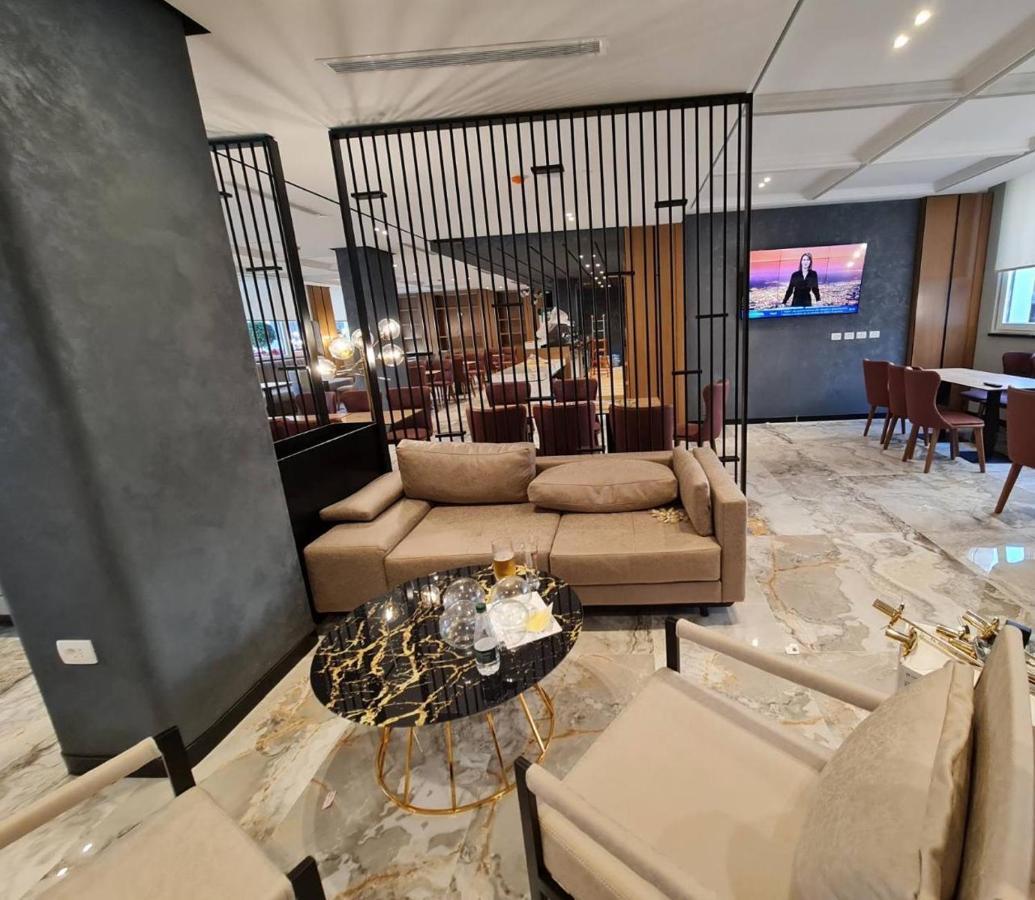 Shëngjin Rozafa Blu Hotel מראה חיצוני תמונה