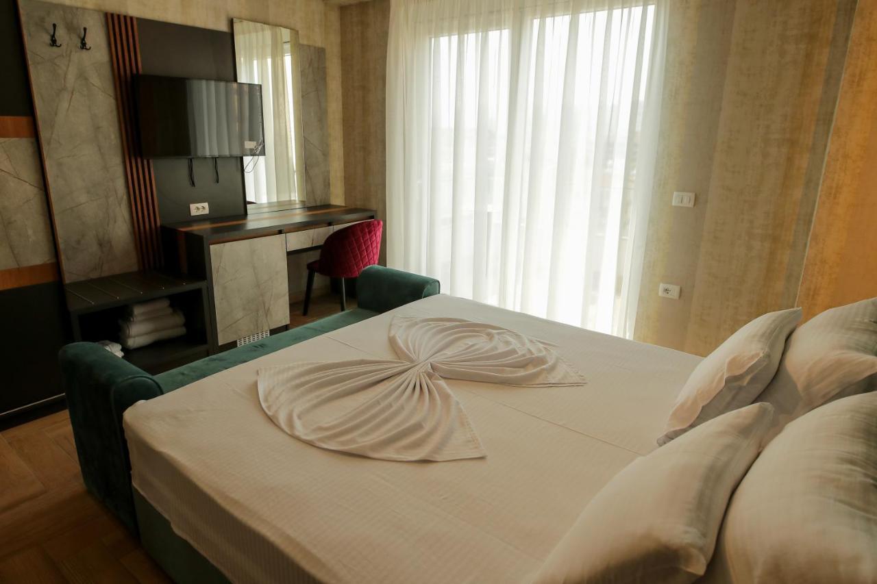 Shëngjin Rozafa Blu Hotel מראה חיצוני תמונה
