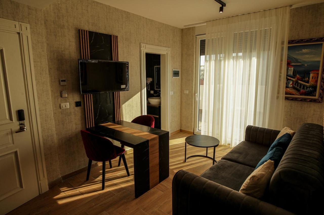 Shëngjin Rozafa Blu Hotel מראה חיצוני תמונה